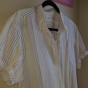GAP Short Sleeve Button Down Size Medium